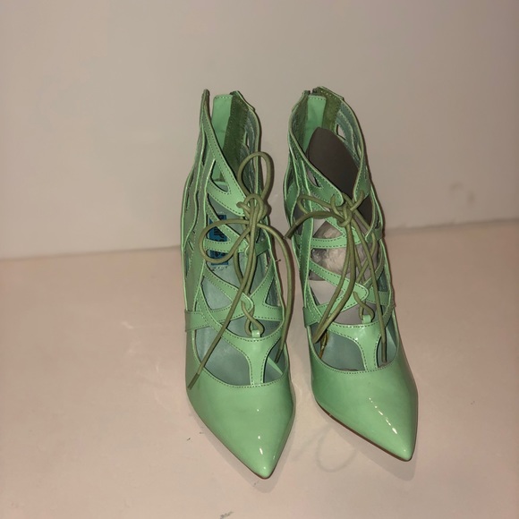 Heels - Picture 2 of 5